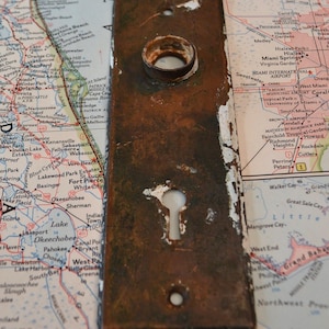 Antique Vintage Salvage Architectural Metal Design Door Plate Escutcheon Hardware