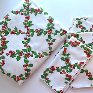 Vintage Christmas Holiday Ivy Rectangle Cloth Tablecloth Napkin Set of 5