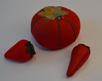 Vintage Sewing Craft Red Tomato Collectible Needle Pincushion