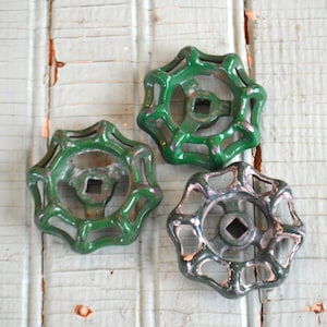 Vintage Steampunk Antik Salvage Industriell Gröna Kranhandtag - Parti om 3