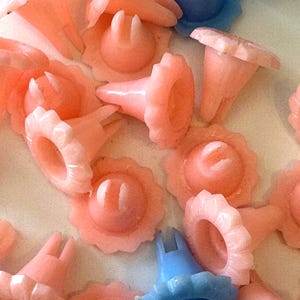 Vintage Pink Blue Plastic Assorted Rosettes Birthday Candle Holders Lot of 24