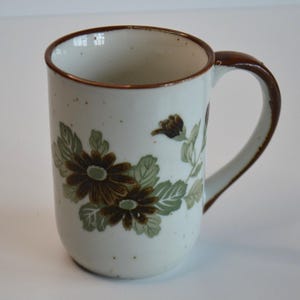 Vintage Brown Green Off White Floral Flower Design Coffee Cup Mug