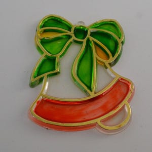 Vintage plastic glas-in-loodbel kerstboom vakantieornament