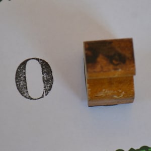 Vintage Klassenzimmer Nummer Initial Monogramm Großbuchstabe Holzgriff Stempel Stempel - O 0