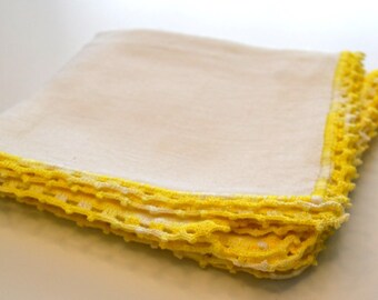 Juego de 3 servilletas de lino vintage de tela blanca y amarilla