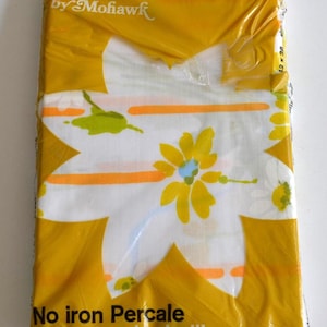 Vintage Floral Design Fabric Material Standard Pillowcases In Original Packaging Set of 2