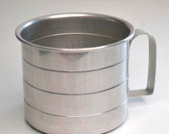 Medidor de cocina de metal plateado de aluminio estilo granja vintage, 2 tazas