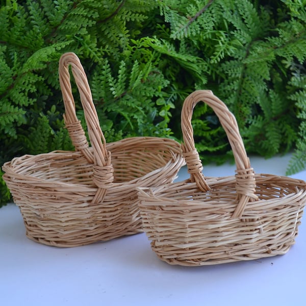 Vintage Boho Light Tan Wicker Stackable Nesting Decorative Easter May Day Baskets Set of 2