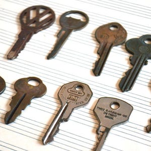 Original Vintage Salvaged Industrial Brass Silver Metal Keys Lot of 9