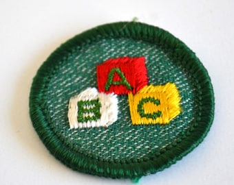 Vintage Girl Scouts Brownies Round Green ABC Block Letters Embroidered Patch Badge