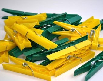 Lote de 29 pinzas de ropa de plástico surtidas de color verde y amarillo