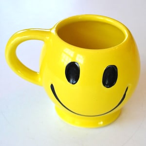 Vintage McCoy Yellow Smile Happy Face Ceramic Coffee Cup Mug