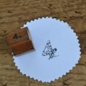 Vintage Klassenzimmer Nummer Holz behandelt Gummi montiert Stempel - 4 Lot 2