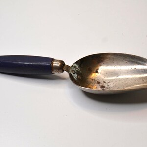 Vintage Farmhouse Style Navy Blue Wood Handle Metal Cooking Craft Measuring Kitchen Scoop 1/4 Cup