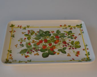 Vintage Hard Plastic Strawberry Strawberries Snack Small Serving Trays Lot of 7