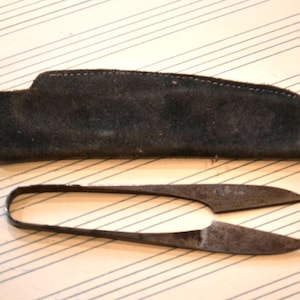 Tesoura de bolso vintage pequena de metal aparadores