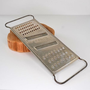 Vintage Bromco Silver Aluminum Metal Kitchen Farmhouse Style Grater Utensil