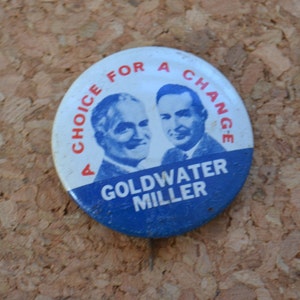Vintage Goldwater Miller 1964 presidentskandidaat campagne stem stemspeld speld knop