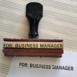 Vintage Office Business Typ Holz behandelt, Gummi montiert Stempel - für Business-Manager