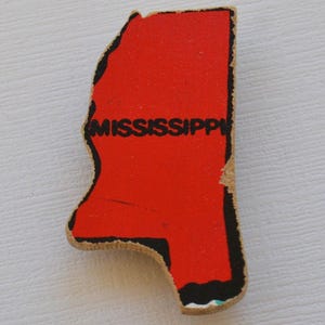 Vintage Wood Puzzle Red Mississippi State Refrigerator Magnet