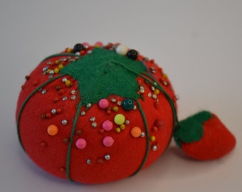 Vintage Sewing Craft Red Tomato Collectible Needle Pincushion