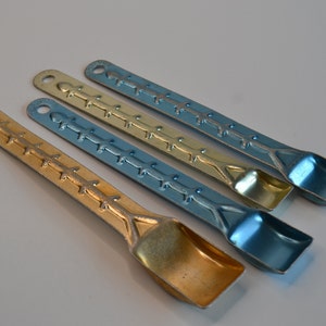 Vintage Midcentury Assorted Colored Metal Kitchen Measuring Spoons Lot of 4