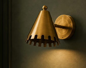Timeless Brass Wall Sconce – Handcrafted Vintage Floral Wall Lamp