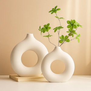 クリエイティブなドーナツ型の花瓶 – ミニマリストな北欧インテリア