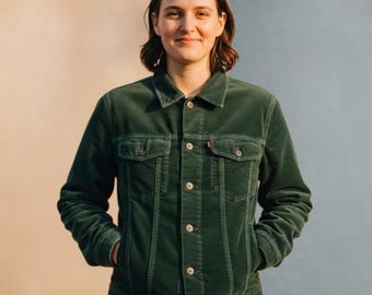 Green Corduroy Jacket – Vintage Button-Up with Chest Pockets and Seam Detailing