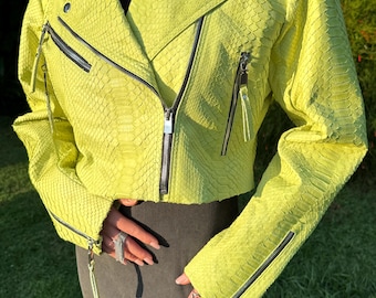 Jaqueta de couro de píton verde limão feita à mão, estilo motociclista, com efeito de cobra.