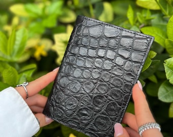 Funda para pasaporte de piel de cocodrilo, tarjetero exótico de lujo, cartera de viaje hecha a mano, estuche de piel de caimán, regalo para viajeros.