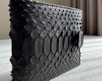 Cartera de piel de pitón negra, cartera plegable de piel de serpiente, cartera de piel exótica hecha a mano, tarjetero delgado, regalo de lujo para él/ella.