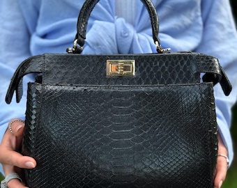Bolsa de couro genuíno de píton com detalhes em prata e ouro, bolsa de ombro em couro exótico, bolsa ideal para o dia a dia, presente exclusivo para ela.