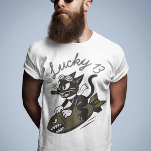 T-shirt met neus van de bommenwerper uit WO II | Lucky 13 Cartoonkat | Cadeau vintage luchtvaartpiloot