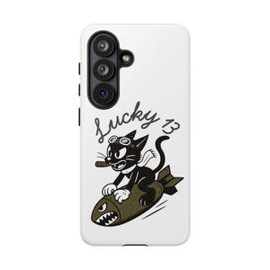 Handyhülle mit Glückszahl 13, Nasenkunst-Design aus dem Zweiten Weltkrieg, Retro-Tattoo-Katze Bild 1