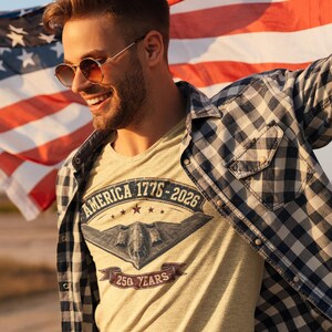 Camiseta America 250 B-2 Stealth Bomber, Camiseta Patriótica de la Fuerza Aérea imagen 4