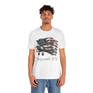 Camiseta de piloto de biplano Stearman, humor aeronáutico Squawk 1776, camiseta patriótica de aviador. imagen 6