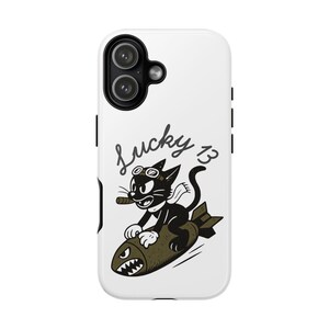 Handyhülle mit Glückszahl 13, Nasenkunst-Design aus dem Zweiten Weltkrieg, Retro-Tattoo-Katze Bild 5