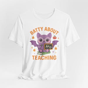 Halloween-Shirt für Lehrer, „Verrückt nach dem Unterrichten“-T-Shirt, Herbstgeschenk Bild 4