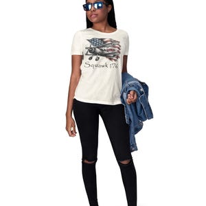Camiseta de piloto de biplano Stearman, humor aeronáutico Squawk 1776, camiseta patriótica de aviador. imagen 5
