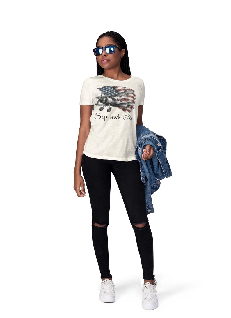Camiseta de piloto de biplano Stearman, humor aeronáutico Squawk 1776, camiseta patriótica de aviador. imagen 5