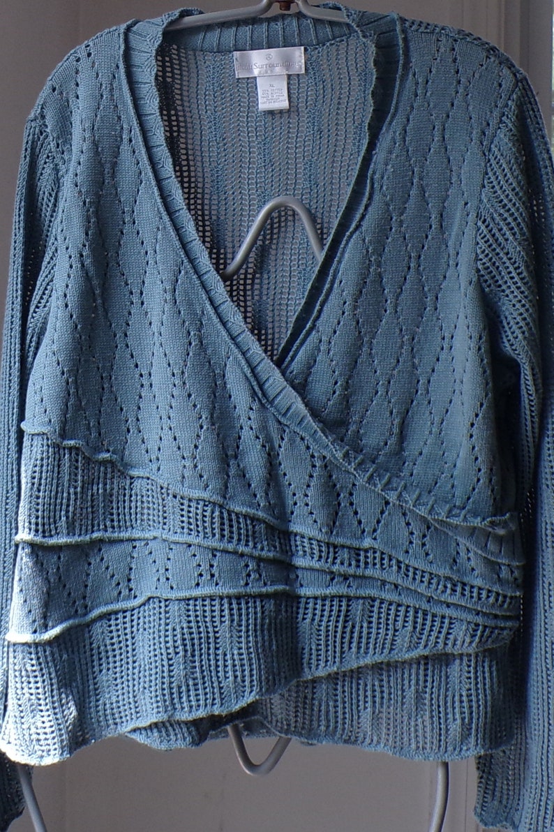 Maglione vintage Soft Surroundings, cotone blu e acrilico, XL, maglione peplo, maglione con scollo a V 1980, maglione blu immagine 6