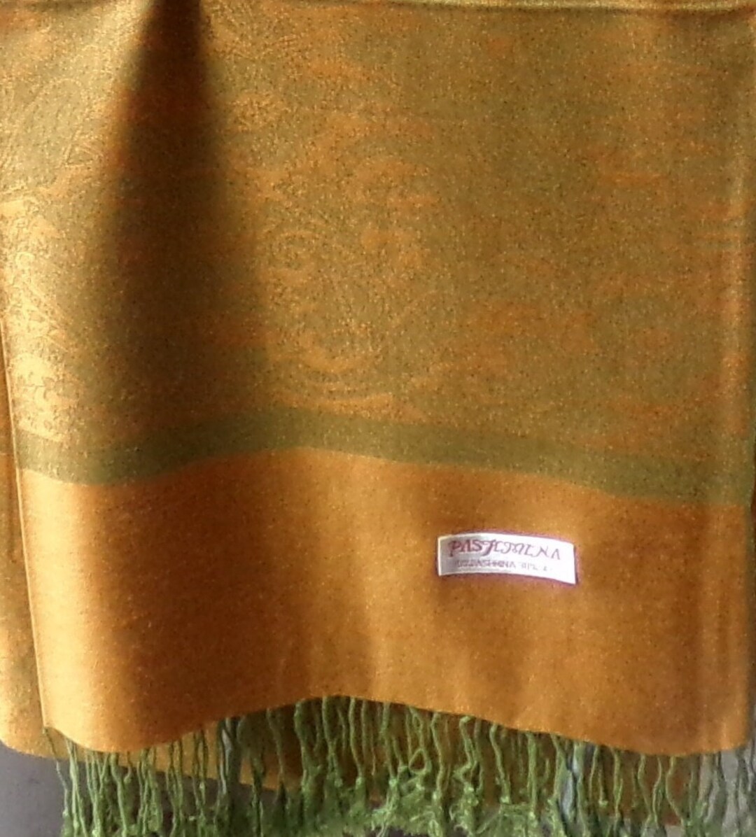rave shawl