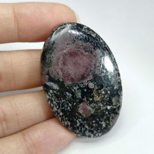 Cabujón ovalado de jaspe Ruby Fall de 46×30×6 mm / Jaspe natural con estampado paisajístico / Piedra con estampado de paisaje rojo crema / Jaspe de Oregón para joyería colgante