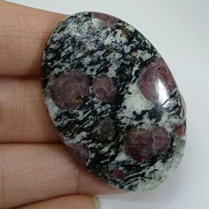 Cabujón ovalado de jaspe Ruby Fall de 43 × 28,50 × 6 mm / Jaspe natural con estampado paisajístico / Piedra con estampado de paisaje rojo crema / Jaspe de Oregón para joyería colgante