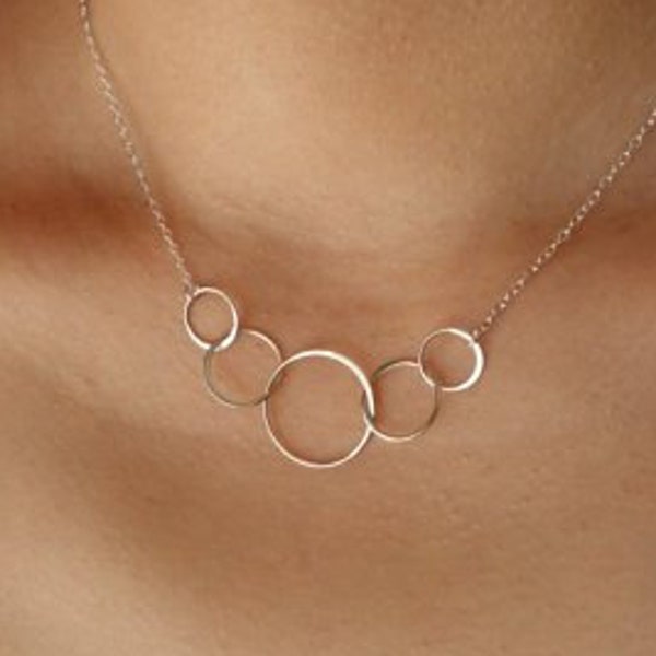 5 Circle Necklace - 5 Best Friend Necklace - Sterling Silver Gold Rose Gold - Interlocking Circle Necklace - 5 Sisters Necklace