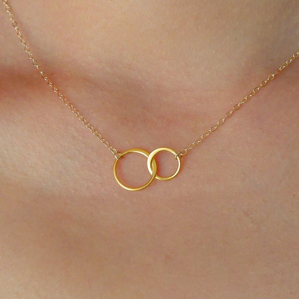 Best Friend Gift for her Gold Linked Circles Necklace Birthday Gift for her Friendship Jewelry Sister Necklace Friend Necklace for Women