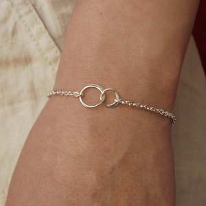Sterling Silver Best Friend Bracelet for 2 Friendship Interlocking Circles Charm Bracelet Gold Bridesmaid Gift Holiday Gift Bracelet