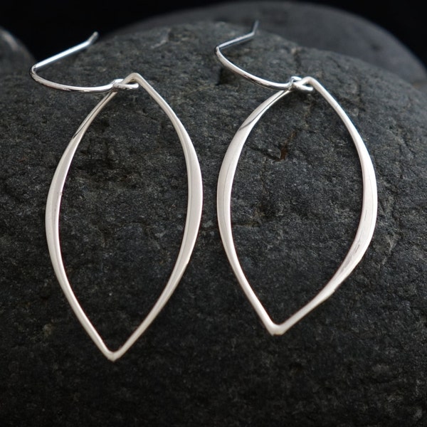 Silver Hammered Marquis Link Dangle Earrings Medium Leaf Shaped Drop Earrings Shiny Marquis Hoop Earrings Simple Geometric Modern Minimalist