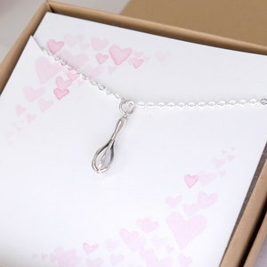 Collier fouet en argent, collier réglable, cadeaux pour boulangers, breloque petit fouet, cadeau de chef cuisinier, fouet miniature 3D réaliste, breloque pour passe-temps, nourriture